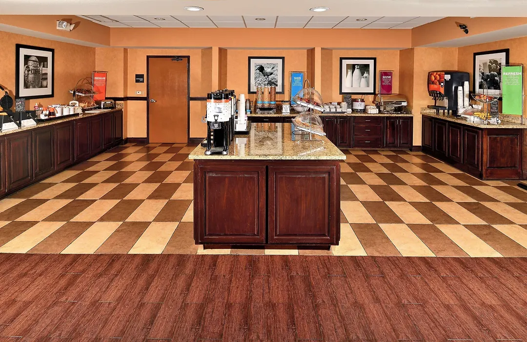 Hampton Inn & Suites Fredericksburg-1