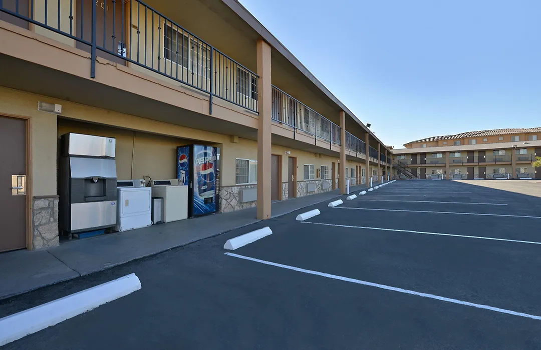 Crown Motel-1