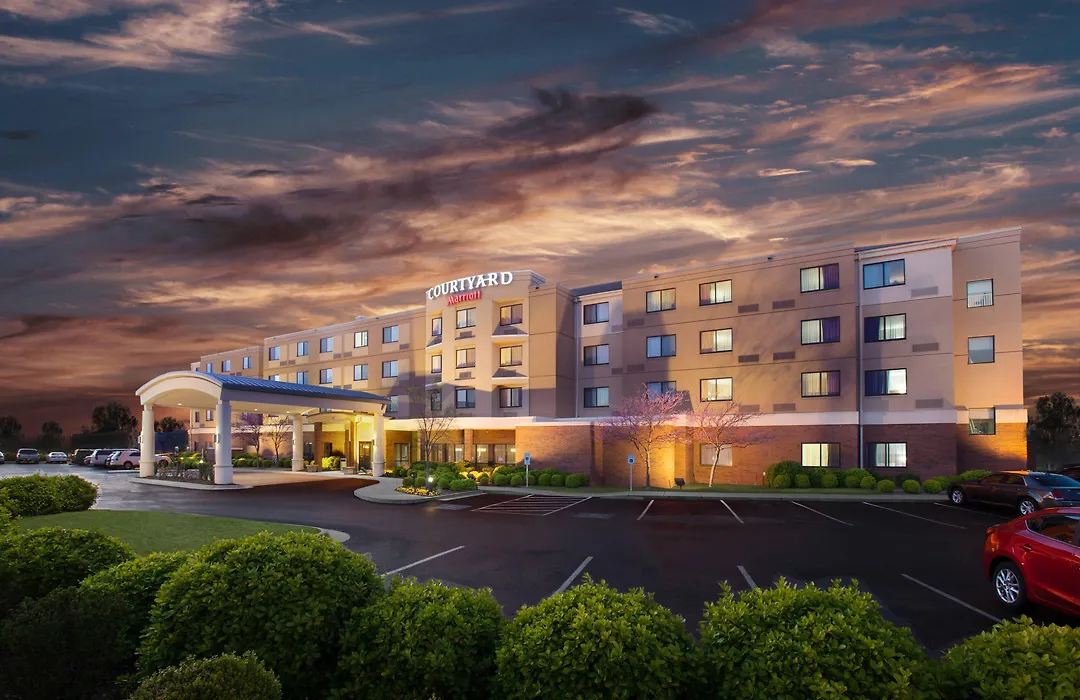 Courtyard By Marriott Fayetteville-1