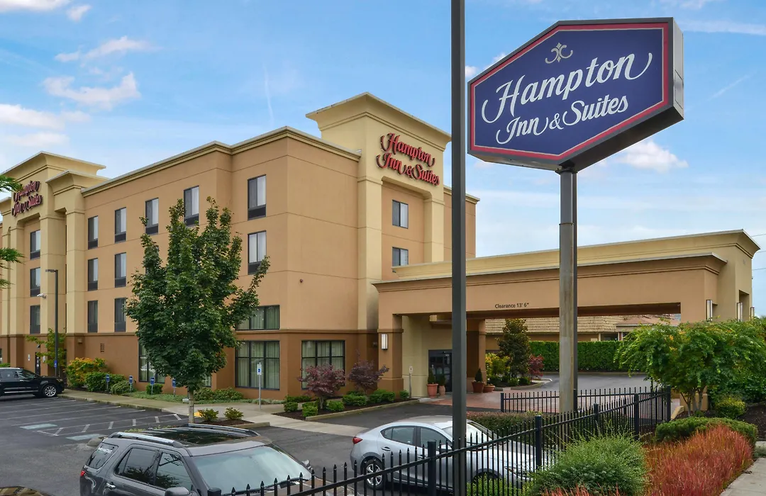 Hampton Inn & Suites Tacoma-1