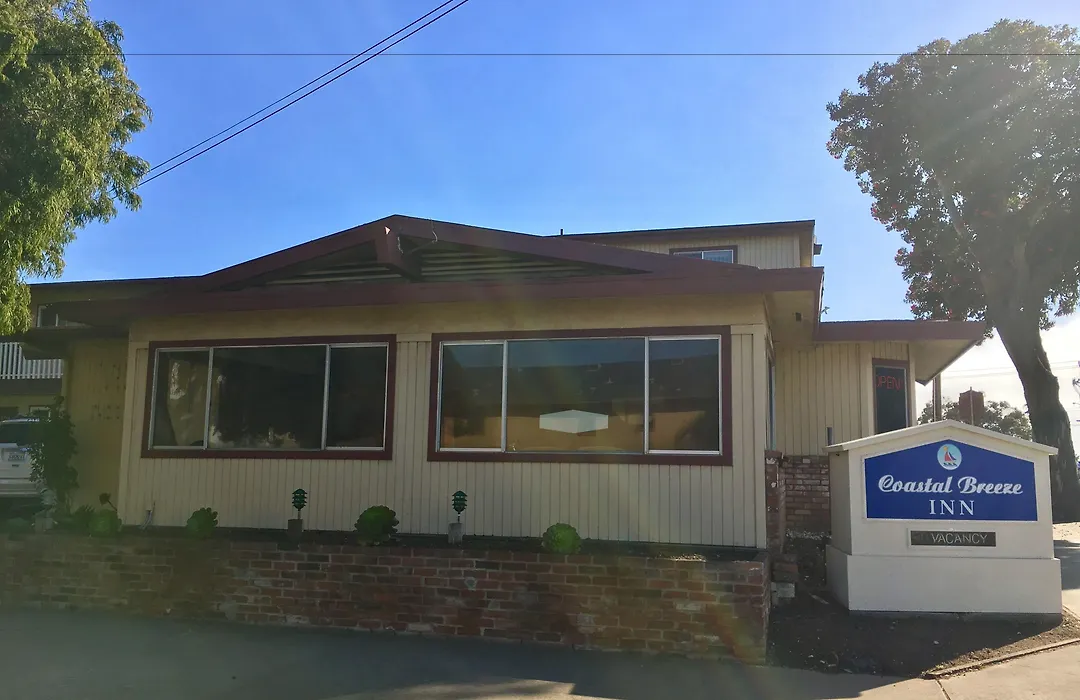 Coastal Breeze Inn-1