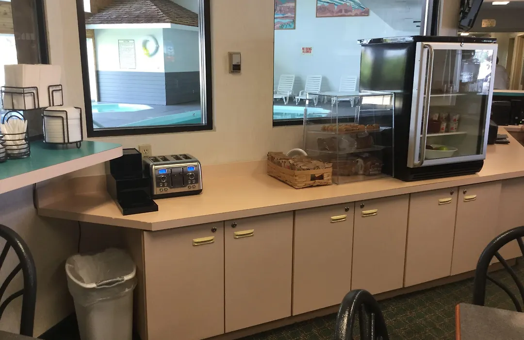 Travelodge By Wyndham Spearfish-1