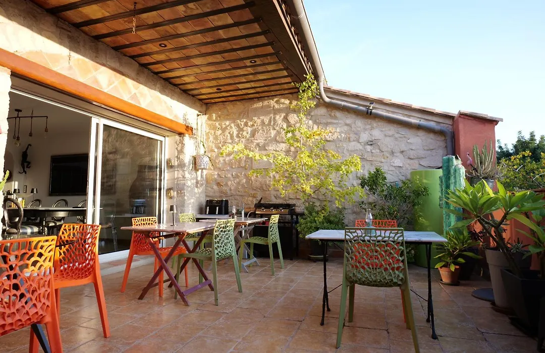 VILLA ARTEMIA Maison vigneronne - chambre d hôtes-B&B-piscine-climatisation-1
