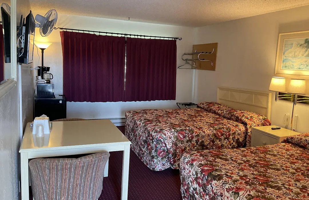 Front Street Inn-1