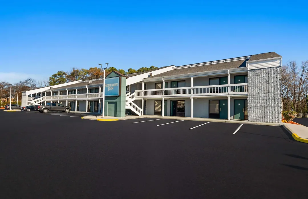 Rodeway Inn Richmond West End-1