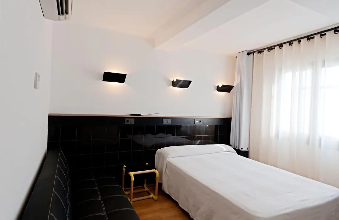 Hostal Athenas-1