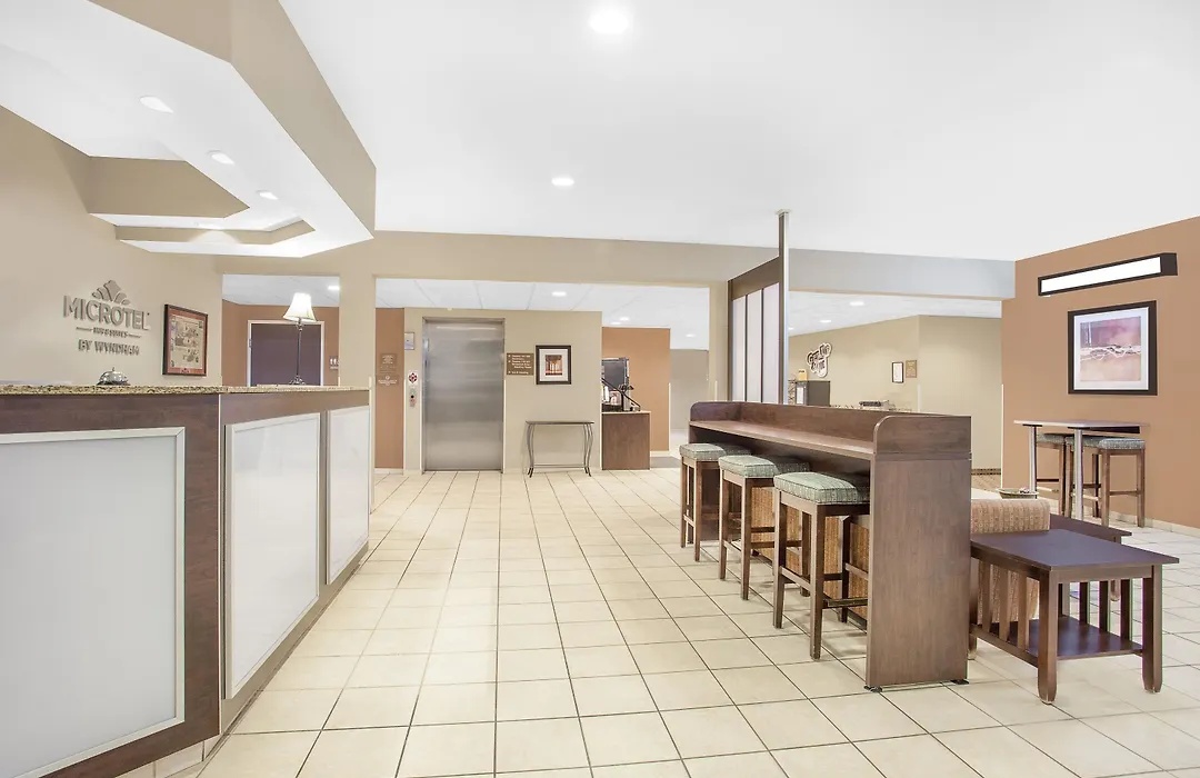 Microtel Inn & Suites By Wyndham Manchester - Newly Renovated-1