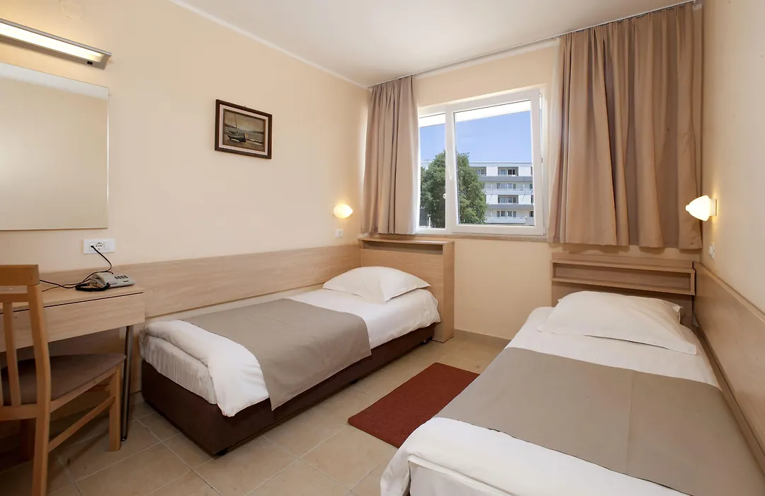 Hotel Delfin Plava Laguna-1