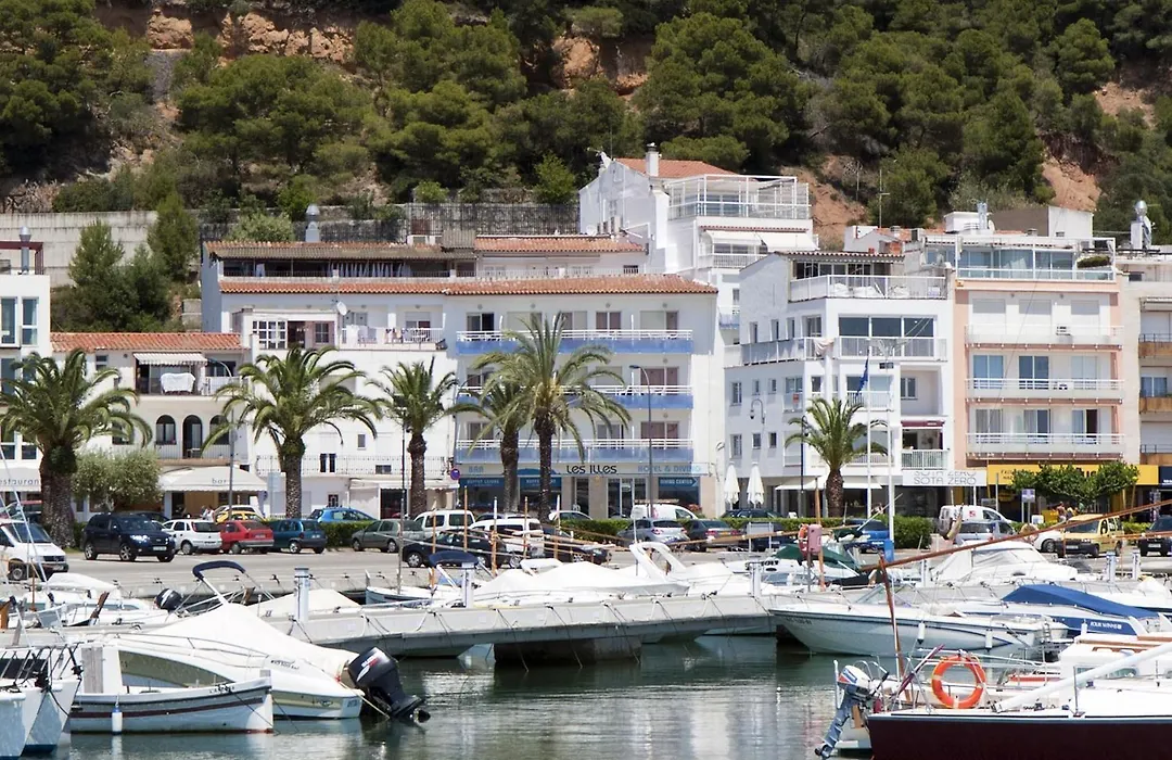 Hotel & Diving Les Illes-1