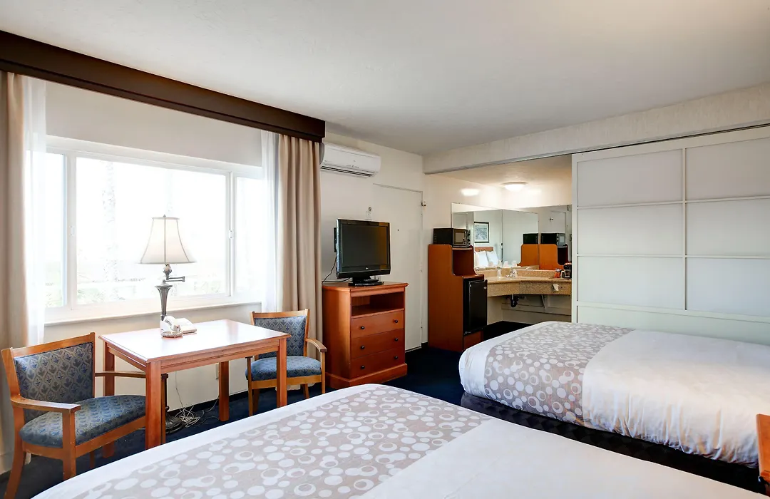 Newport Channel Inn-1