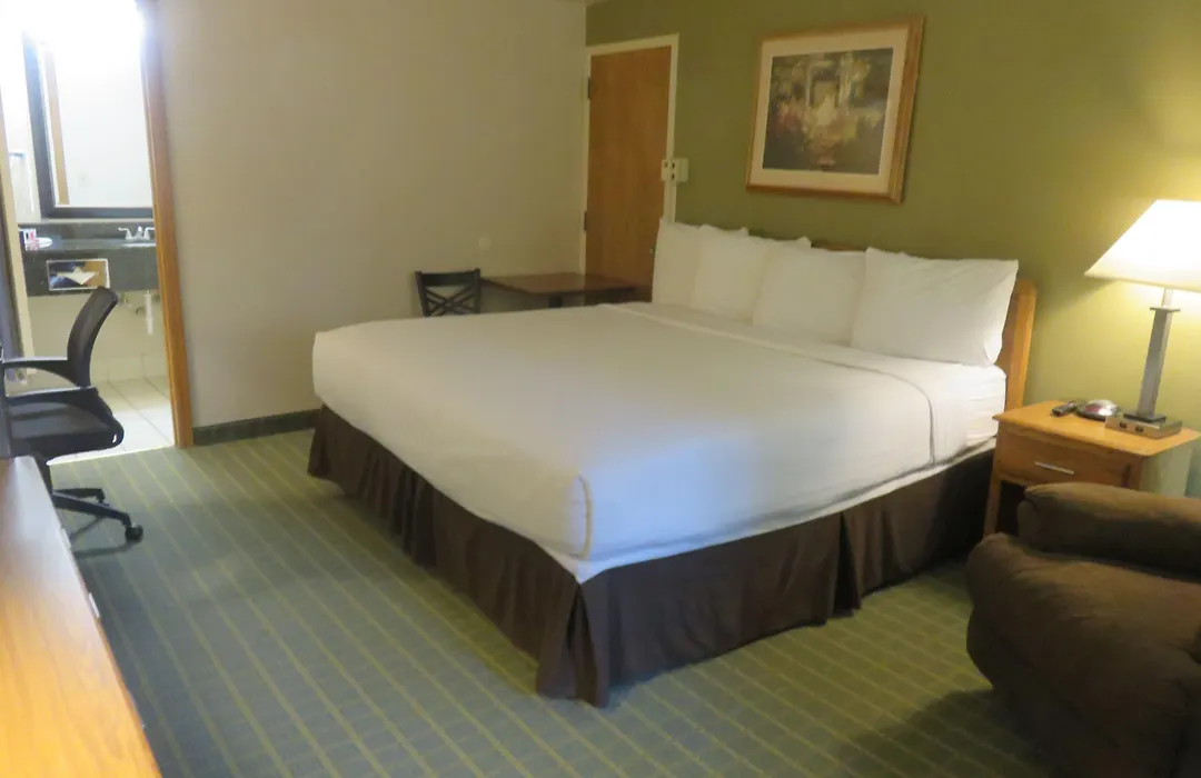 Baymont By Wyndham Fargo-1