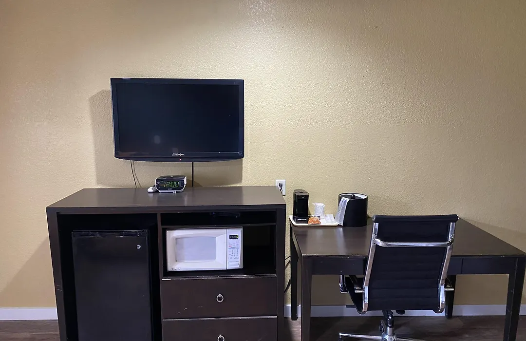 Woodridge Inn And Suites-1