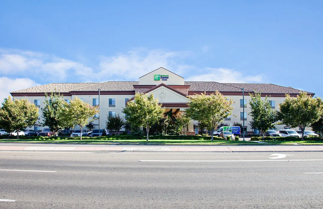 Holiday Inn Express & Suites Clovis Fresno Area By Ihg-1