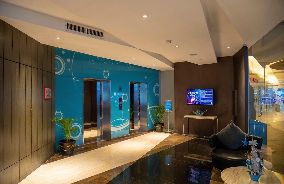 Hotel H2O-1