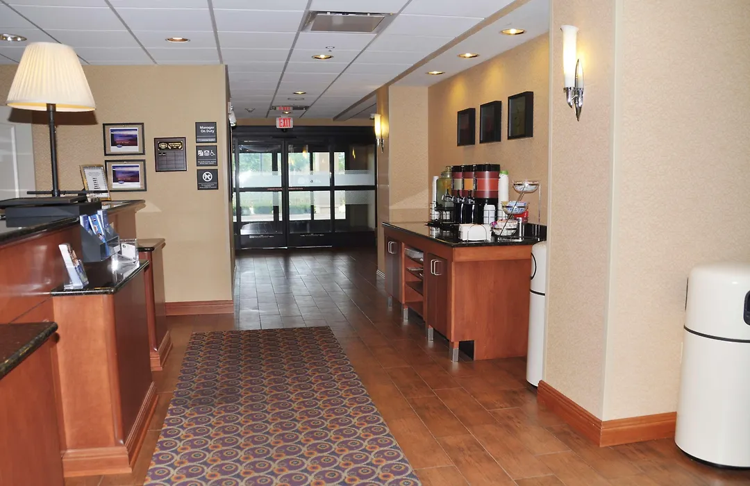 Hampton Inn Macomb-1