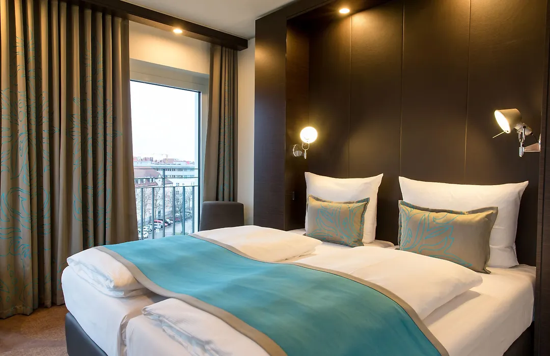 Motel One Berlin-Bellevue-1