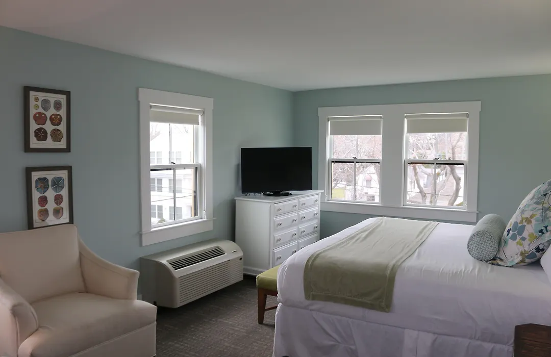 Colonial Inn-1