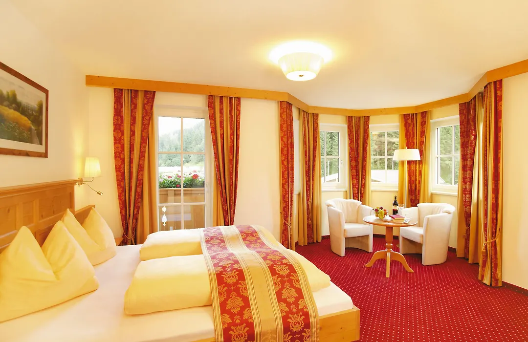 Alpenherz Hotel Garni-1