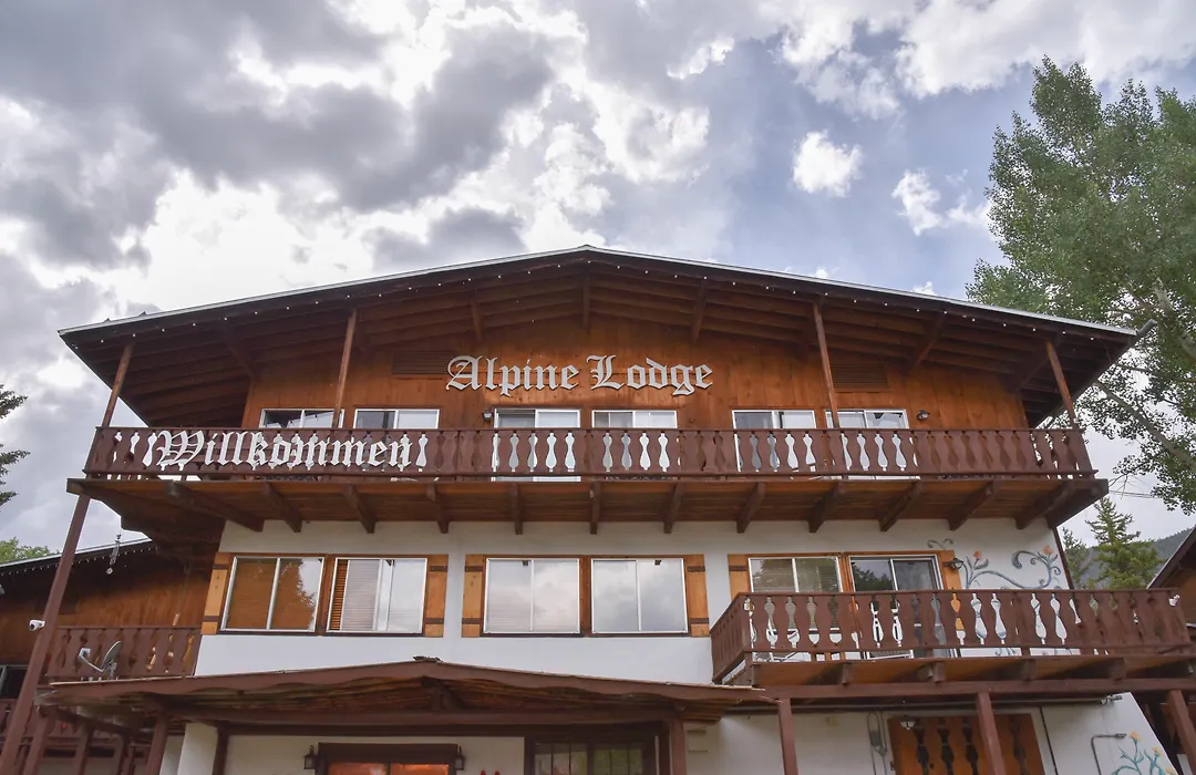 Alpine Lodge Red River-1