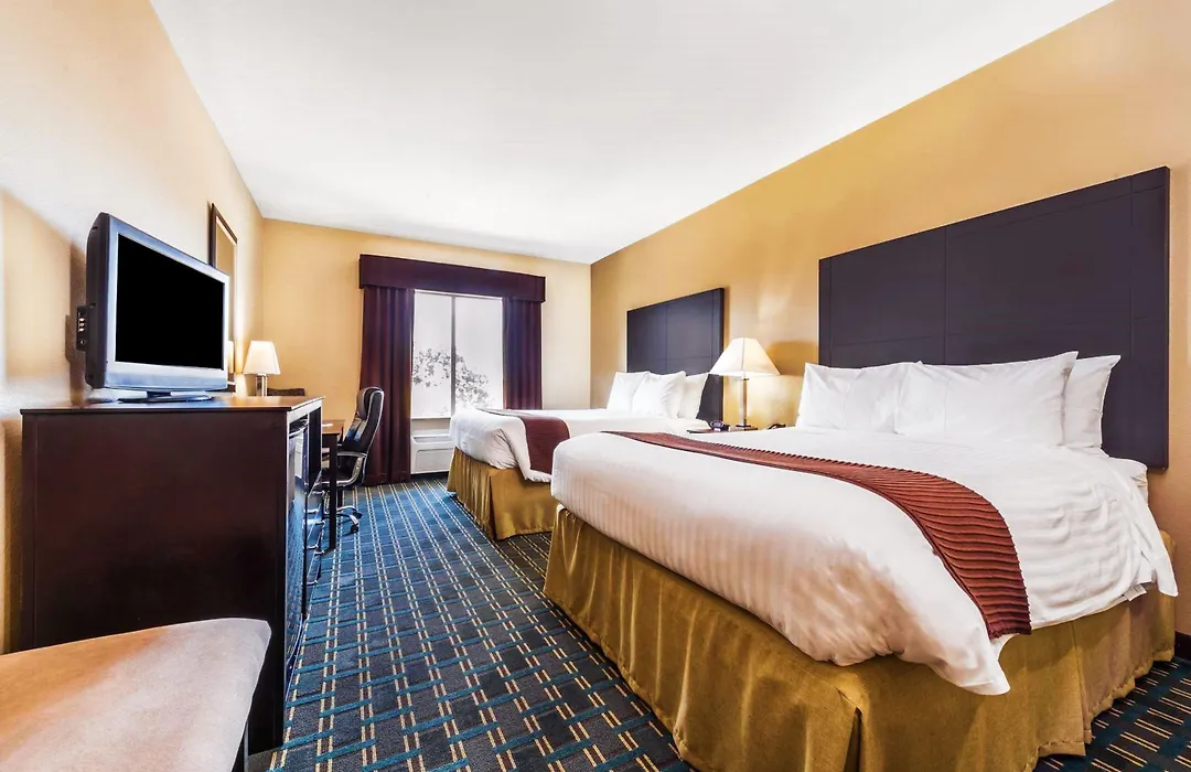 Days Inn & Suites By Wyndham Mineral Wells-1