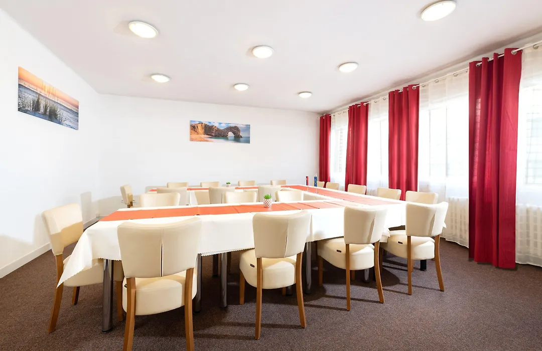 Hotel Plus-1