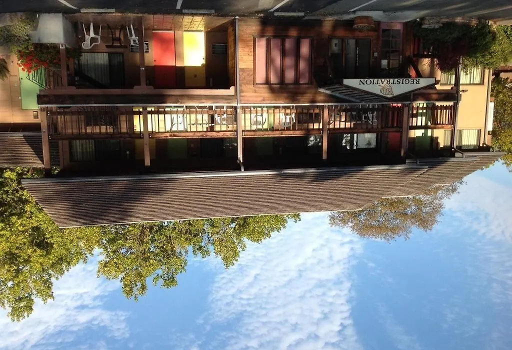 Humboldt Redwoods Inn-1