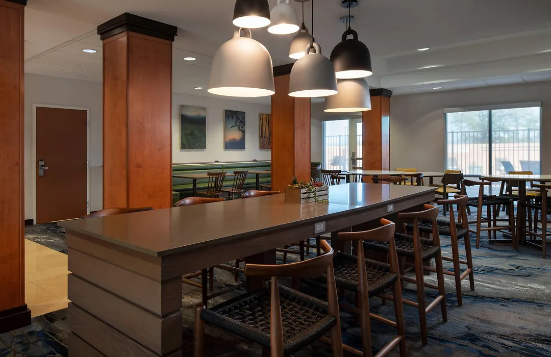 Fairfield Inn & Suites Redding-1