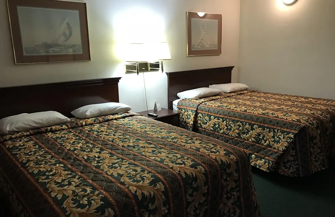 Deluxe Inn Redding-1