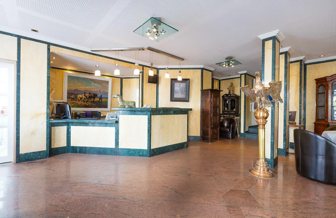 Hotel Approach-1