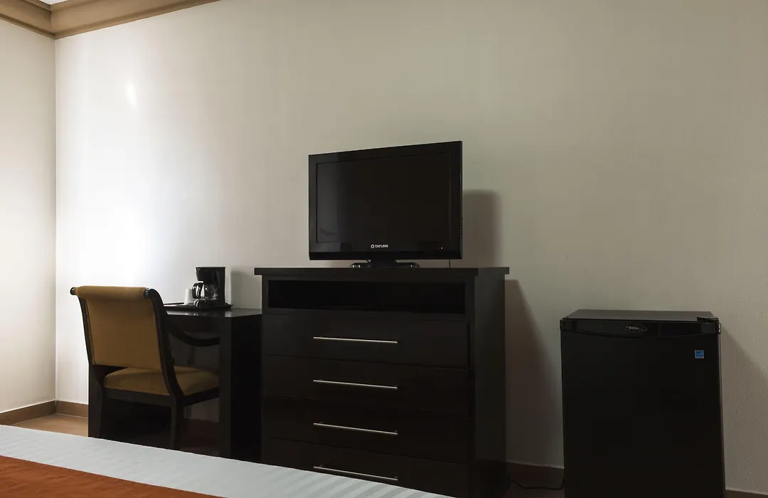 Hotel Conquistador Inn By Us Consulate-1