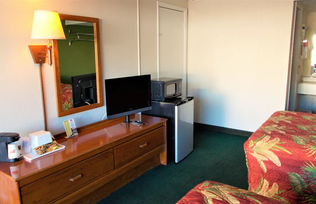 Econo Lodge Conway Central-1