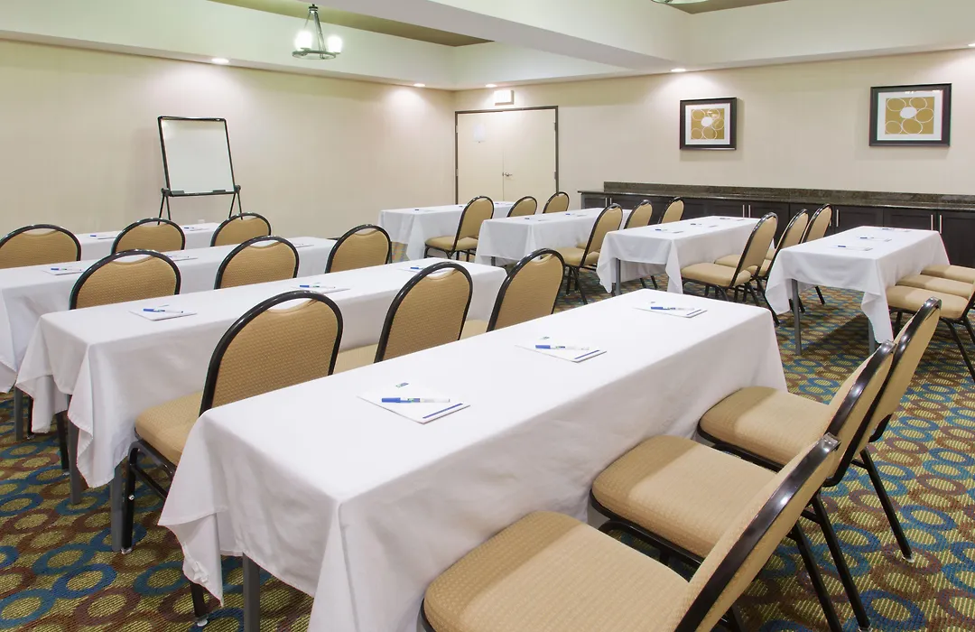Holiday Inn Express Hotel & Suites Alvarado By Ihg-1