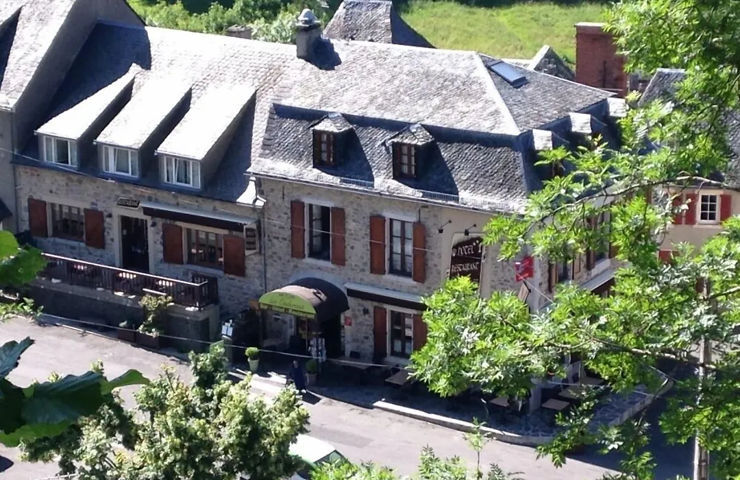 Logis Hôtel Les Coudercous-1