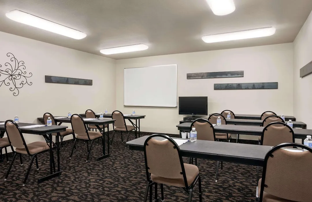 Travelodge By Wyndham Mcalester-1