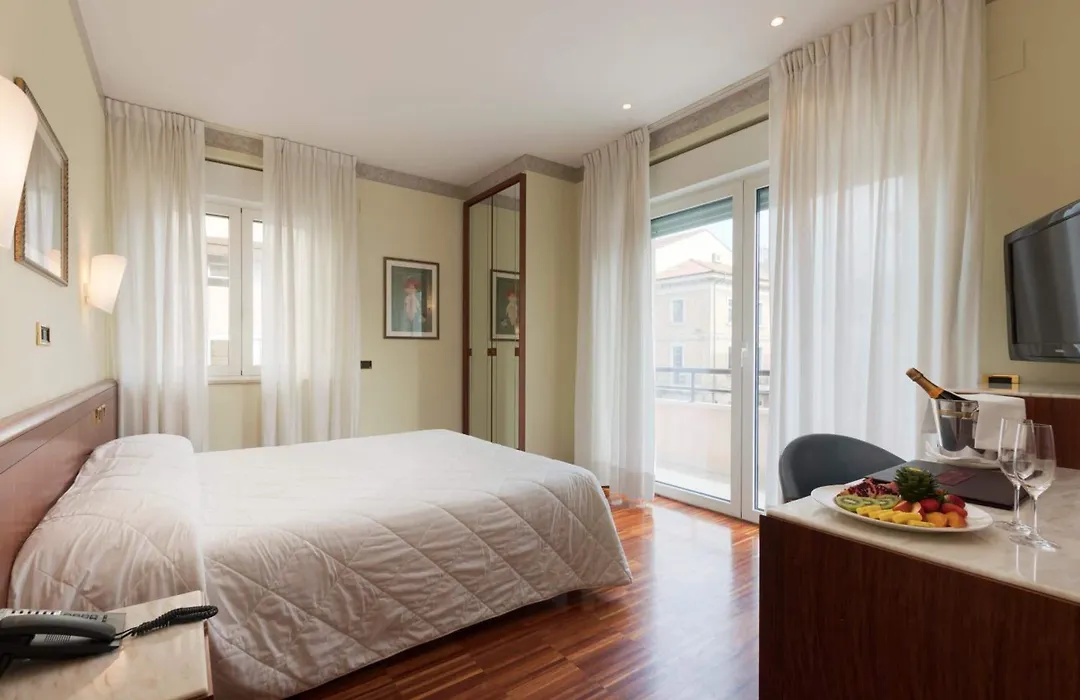 Palace Hotel-1
