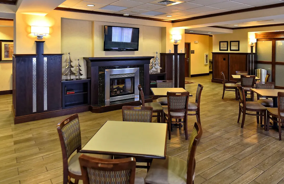Hampton Inn Geneseo-1
