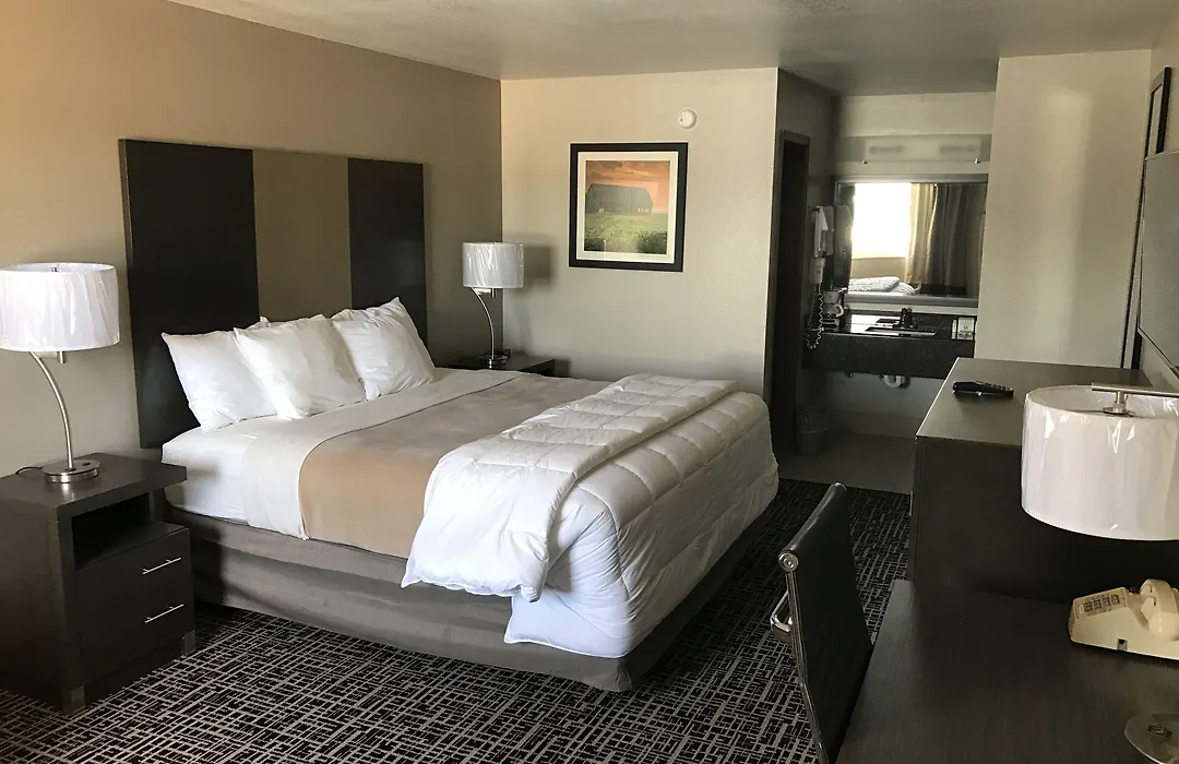 Days Inn By Wyndham Grove-1