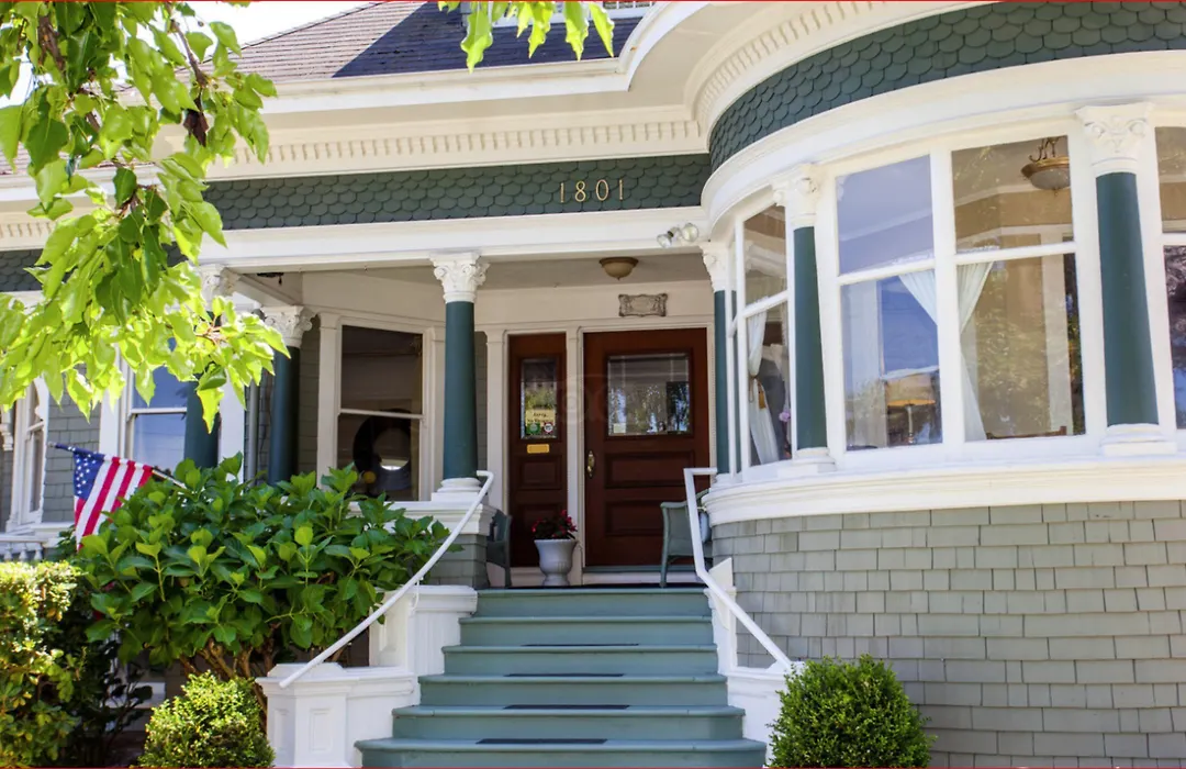 1801 First Luxury Inn-1
