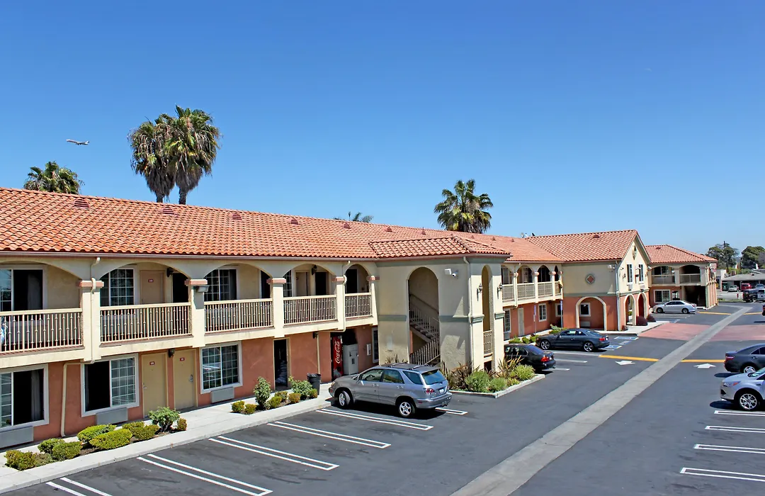 Crystal Inn Suites & Spas-1