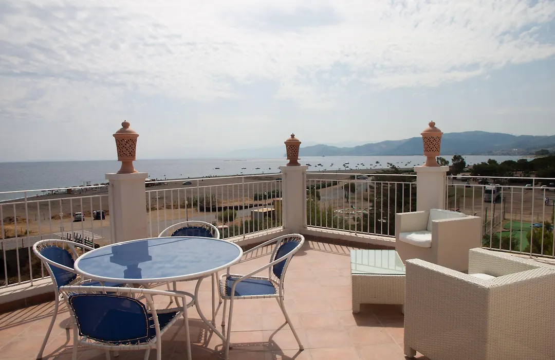 Yachting Club Mare-1