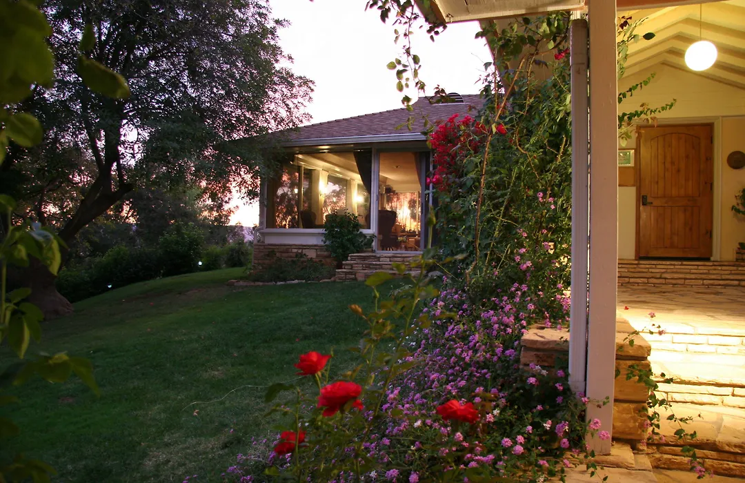 Ojai Retreat & Inn-1