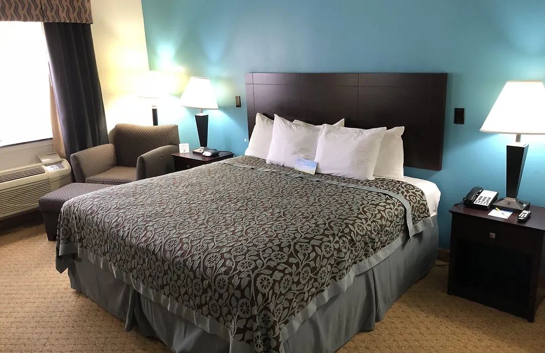 Days Inn & Suites By Wyndham Conroe North-1
