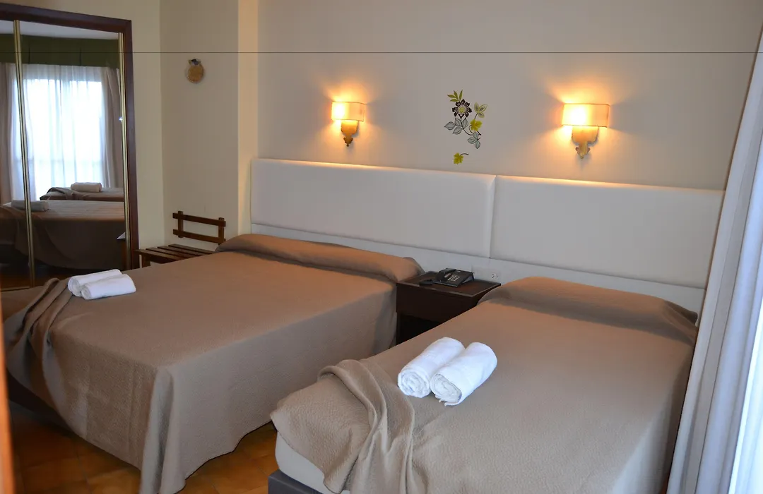 Hotel Nuevo Cachalote-1