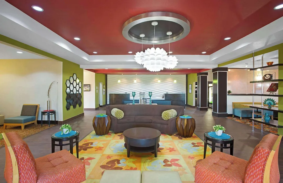 La Quinta By Wyndham Pearsall-1