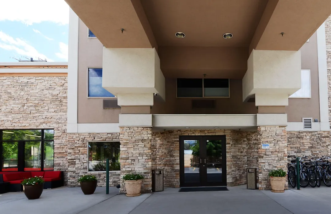 Wood River Inn & Suite-1