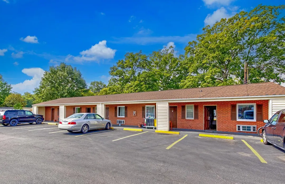 Oyo Palm Leaf Motel-1