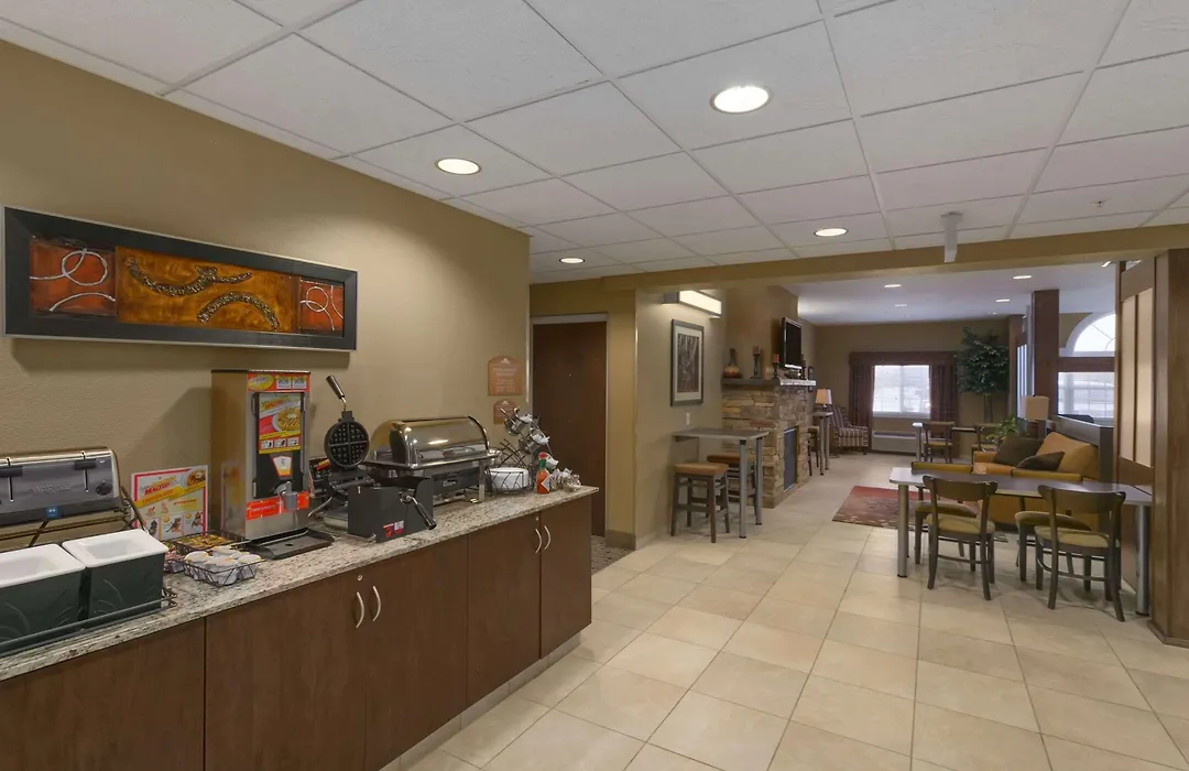 Microtel Inn & Suites By Wyndham Minot-1