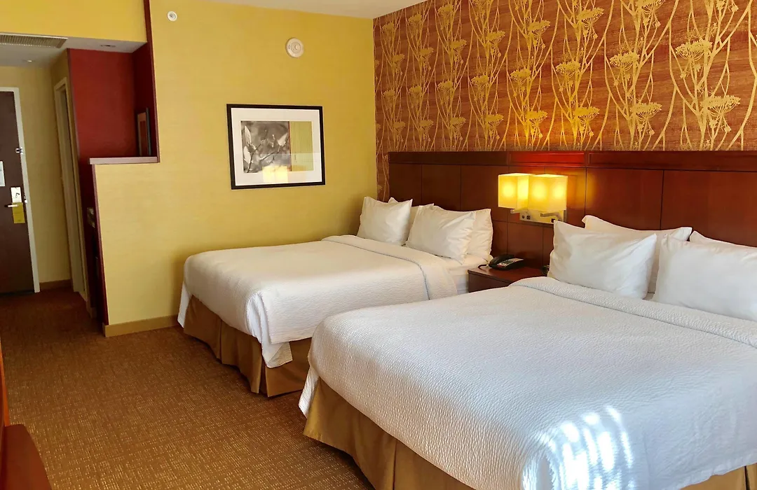 Courtyard By Marriott Cincinnati Midtown/Rookwood-1