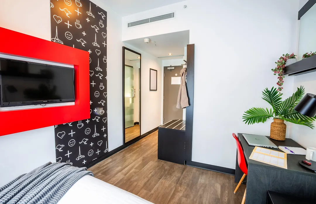 Essence Hotel Carlton-1