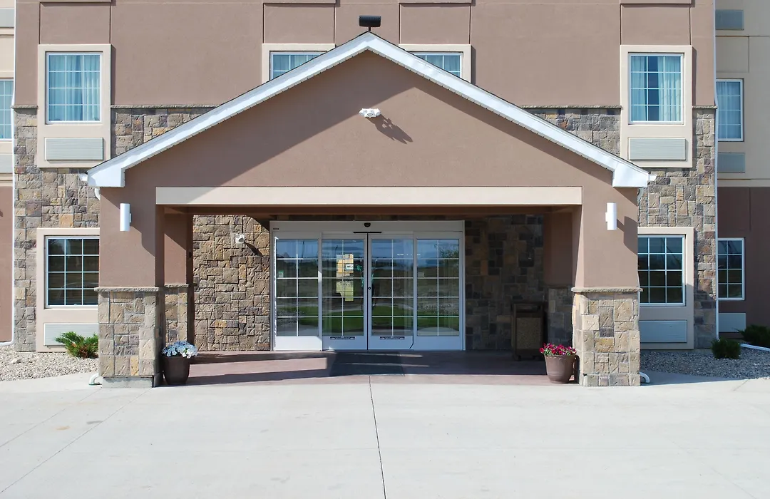 Landmark Suites - Williston-1